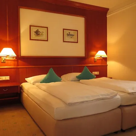Park Am Schloss Hotel Ettringen (Rhineland-Palatinate)