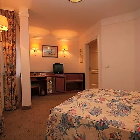 Park Am Schloss 4*