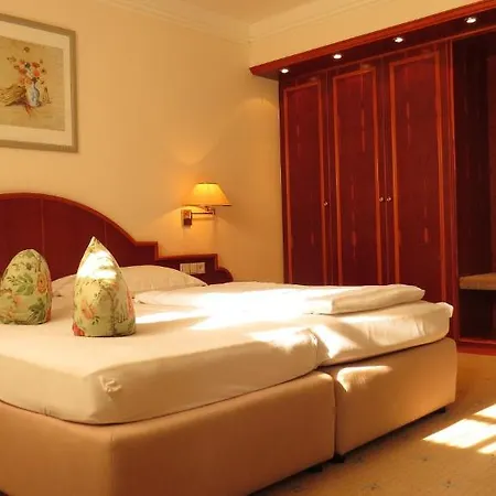 Park Am Schloss Hotel Ettringen (Rhineland-Palatinate)