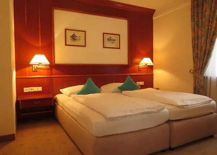 Park Am Schloss فندق Ettringen (Rhineland-Palatinate)